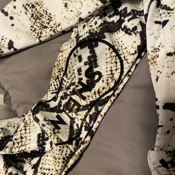 Bathing suit - Picture 2 of 4